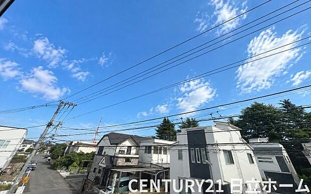 《眺望》　■「空」×「光」×「風」。開放感を具現化したような現地は、まさに「永住の地」としての選択肢です。