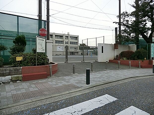横浜市立稲荷台小学校まで871m