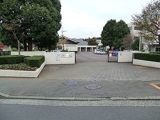横浜市立義務教育学校霧が丘学園中学部まで1383m
