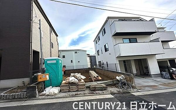 《現地》　安心して暮らせそうな住環境です。