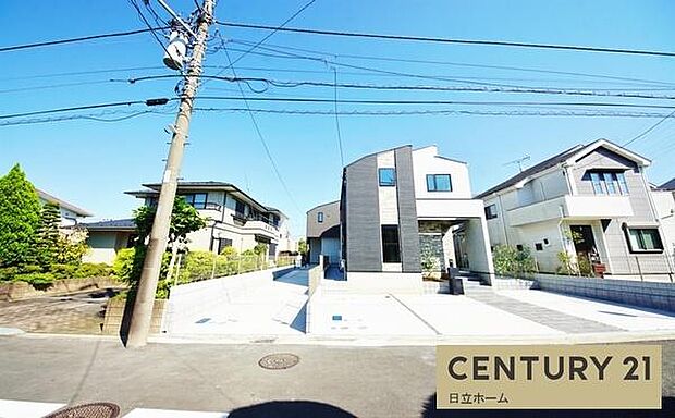《前面道路》　■道路と敷地はフラットな地形です。