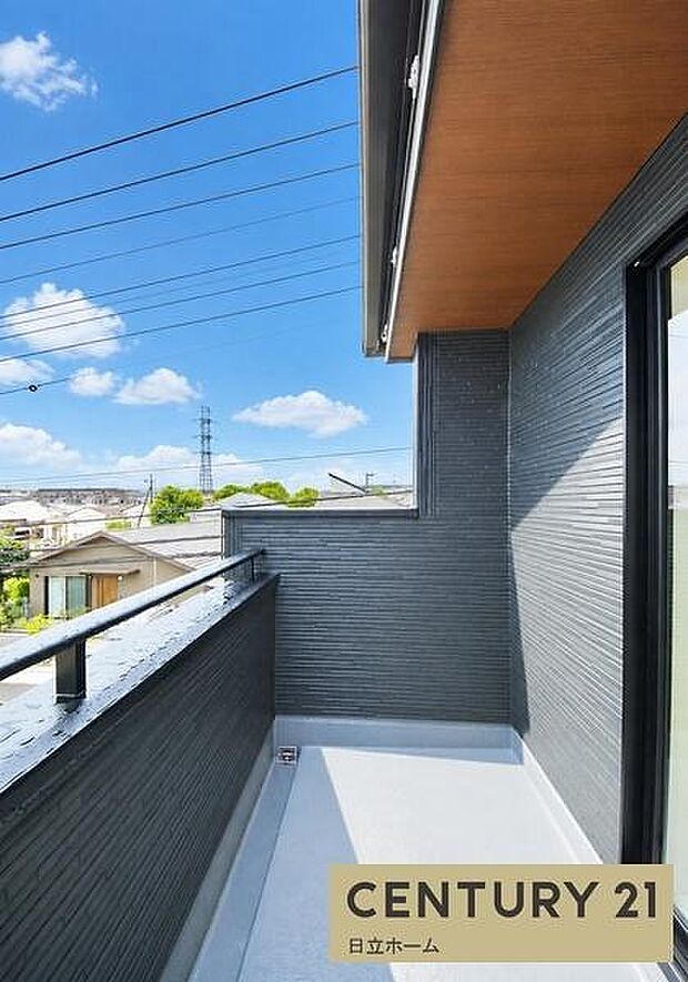 《バルコニー》　■「青い空」と「白い雲」、「気分が晴れる場所」がここにあります。