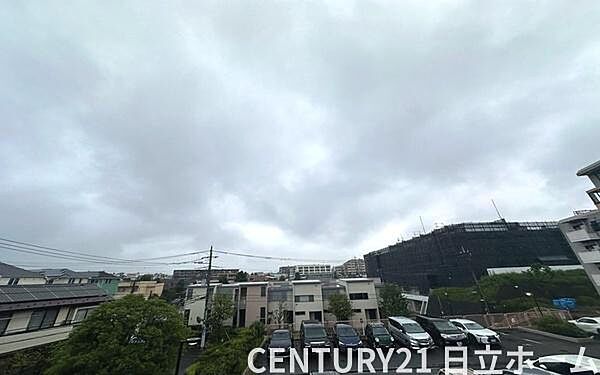 《眺望》　■「空」×「光」×「風」。開放感を具現化したような現地は、まさに「永住の地」としての選択肢です。