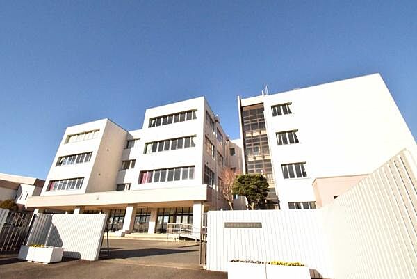 取手市立藤代南中学校まで1700m、お子様が成長しても暮らせます。
