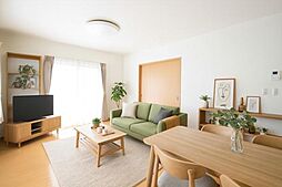 土浦市永国東町 4SLDKのリビング/ダイニング