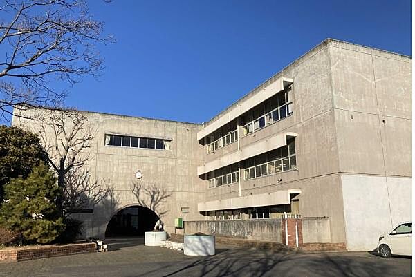 つくば市立並木中学校まで1200m、お子様が成長しても暮らせます。