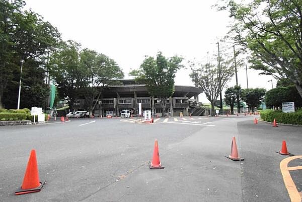 堀原運動公園まで70m、ランニングやお散歩、子ども遊びが日常に