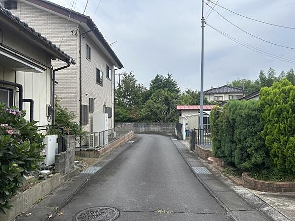前面道路　南側4.1m道路に接道しています。