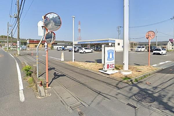 ローソン土浦下高津四丁目店まで850m、24時間営業で日々の生活に便利なコンビニ。