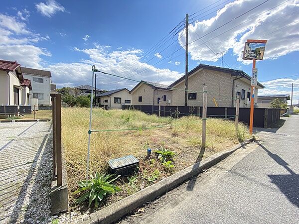 この土地にどんな家を建てようか、ご家族の会話が弾みますね～！