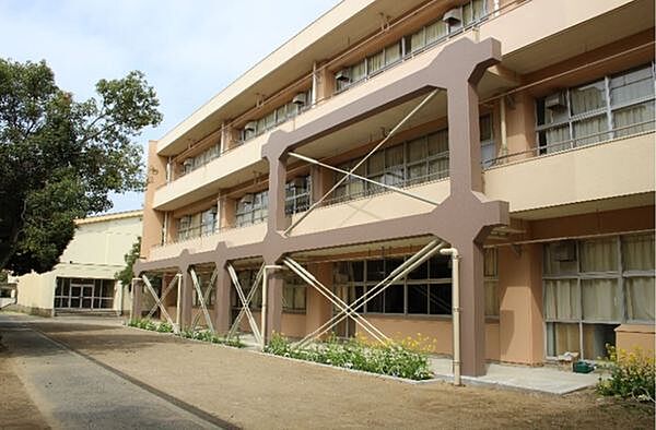 市原市立菊間小学校まで920m
