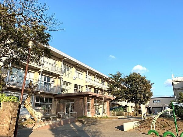 千葉市立都小学校まで1300m