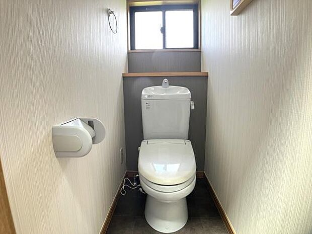 2階トイレ。一人の時間をゆっくりと過ごせる空間です。