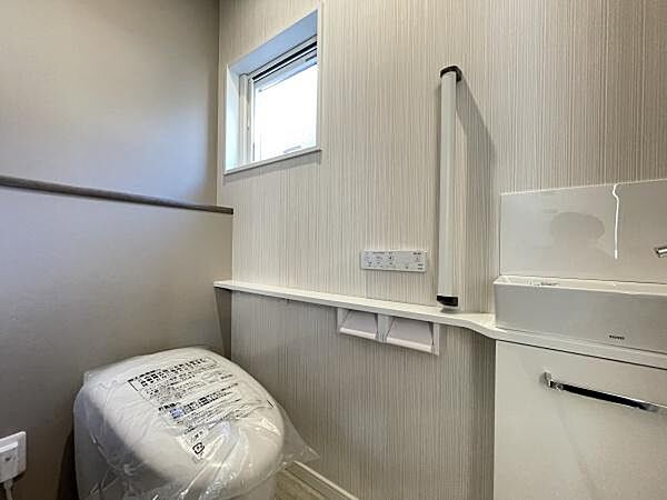 毎日使う場所だからこそ、使い勝手が考慮されています。白を基調に、飽きのこない空間は質感豊かな仕上がりとなっております。