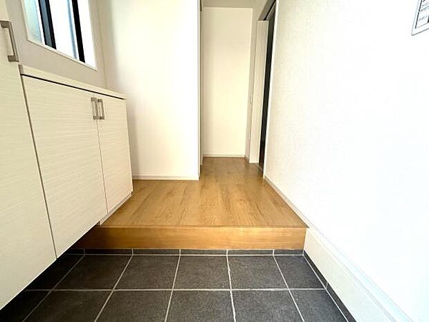 玄関にはシューズボックスを設置してあります。