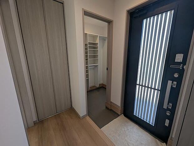 収納が多く用意されてますのでお家をすっきり見せることができます♪