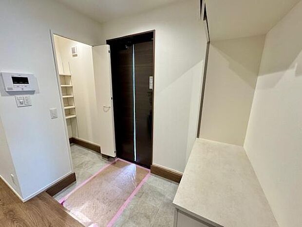 広々としており、使い方の幅がひろがりますね♪