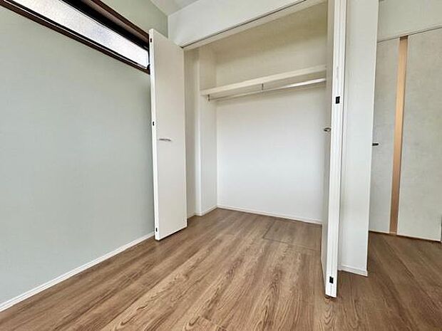 今日は何を着ていこうかな〜。お気に入りの洋服をしっかり収納します。