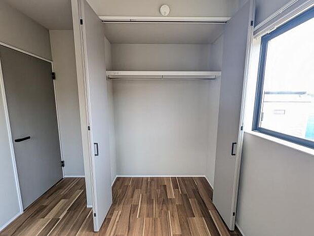 すべての居室に収納があるのでお部屋すっきり!