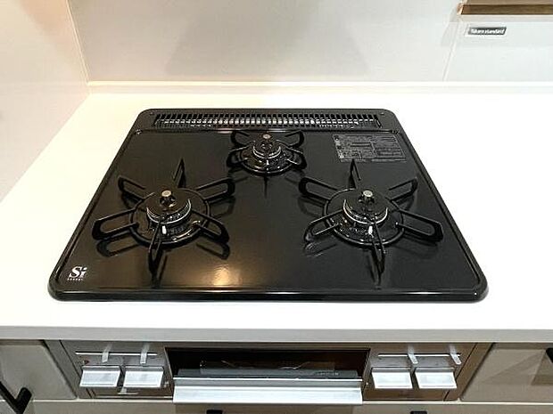 使いやすい3口コンロでお料理も捗りますね!