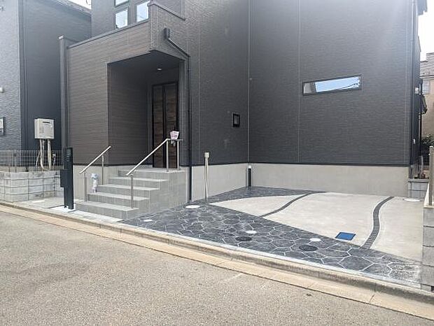 駐車スペースは2台確保♪