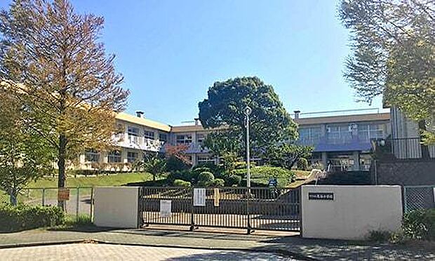 千葉市立泉谷小学校まで1400m