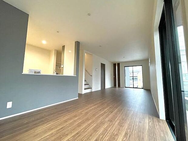 別角度からのリビング撮影です。