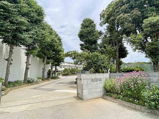 千葉市立小中台中学校まで890m