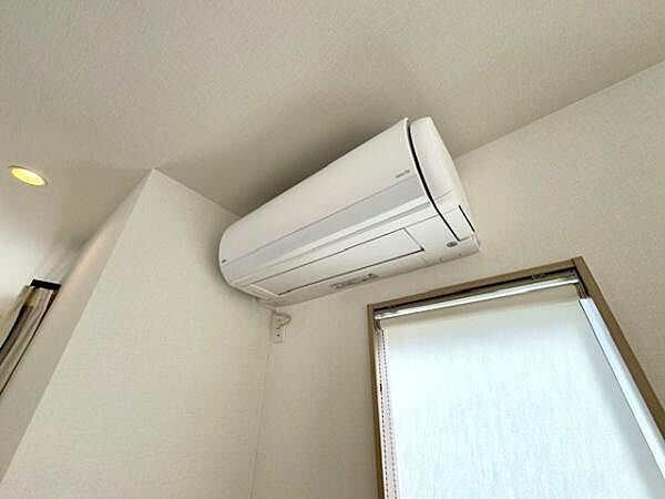 リビングにエアコン付きです。