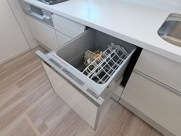 嬉しい食洗機付き！毎日の家事の合間や、寝ている間のスキマ時間を有効活用でき、家事の手間を減らす事ができます。