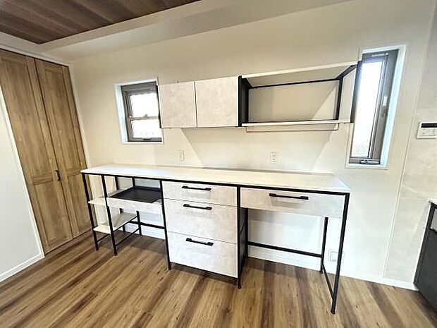 カップボードはリクシルのカノールを採用しております！高級感のあるスタイリッシュなキッチンとなっております♪