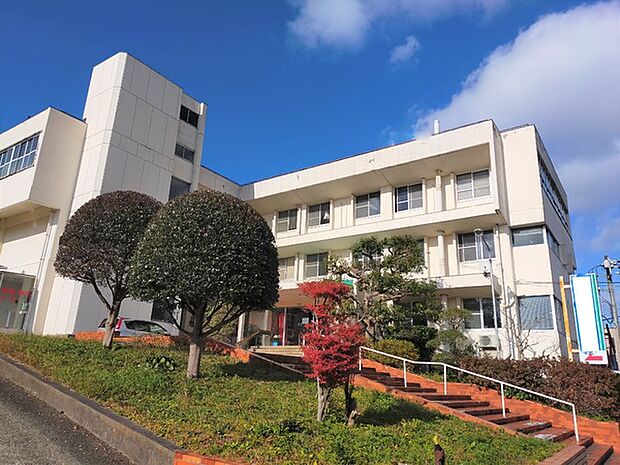 医療法人社団鏡一会鏡戸病院まで1596m