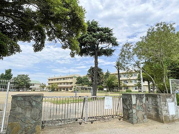 千葉市立園生小学校まで220m