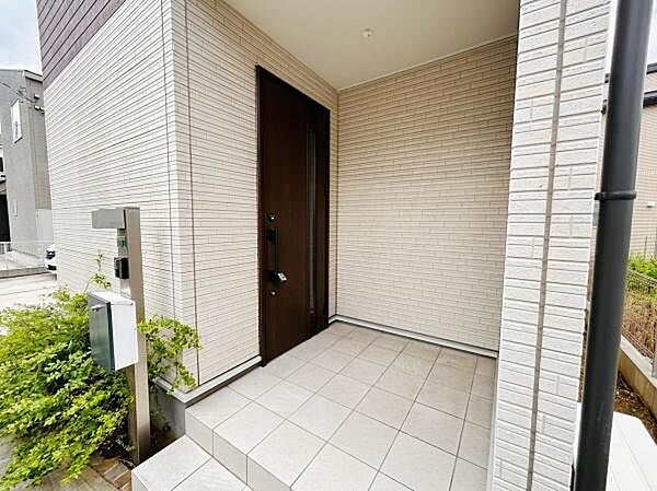 玄関アプローチ
