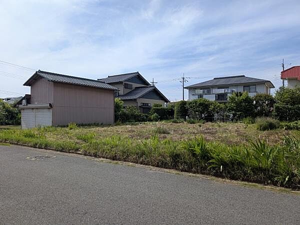 以前は農地だった為、家庭菜園等をするのも楽しそうですね！