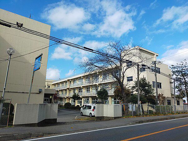 千葉市立土気中学校まで1200m