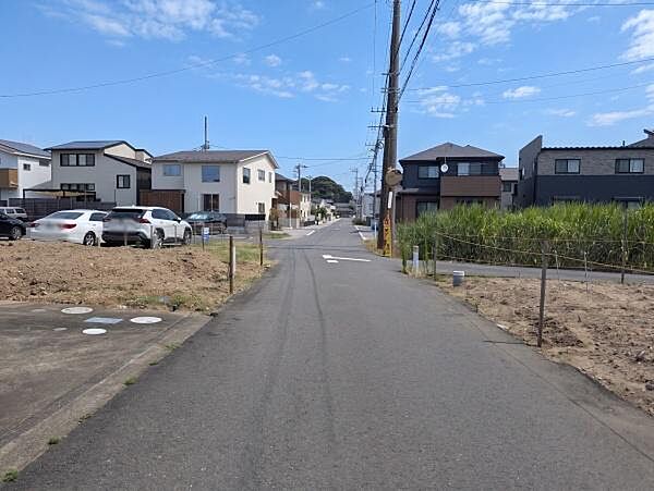 車通りも少なく落ち着いた暮らしができます！