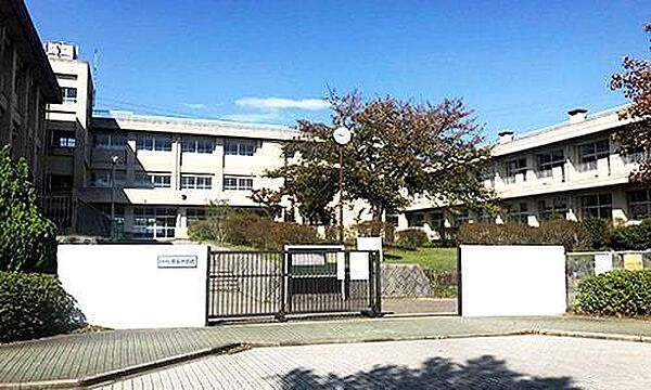千葉市立泉谷中学校まで2100m