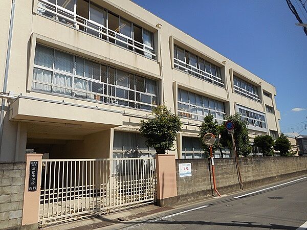 和歌山市立高松小学校まで617m