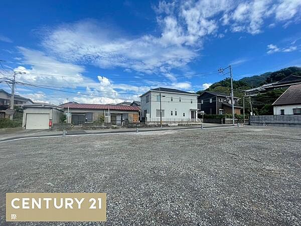 生活便利！小学校、コンビニ、海南駅、ドラックストアまで徒歩圏内！交通量の少ない閑静な住宅街で安心です！