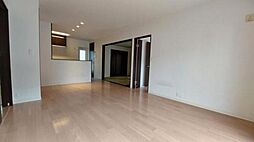 和歌山市栄谷　中古戸建 4SLDKのリビング/ダイニング