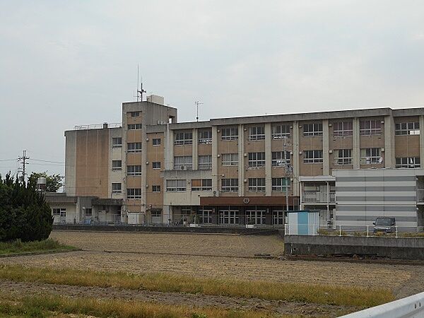 和歌山市立貴志南小学校まで671m