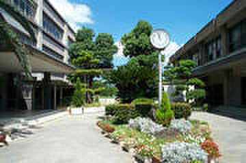 和歌山市立太田小学校まで750m