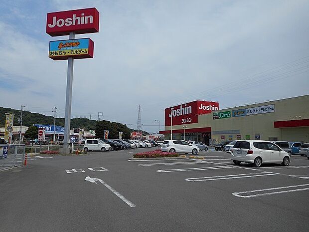 ジョーシン和歌山北店まで734m