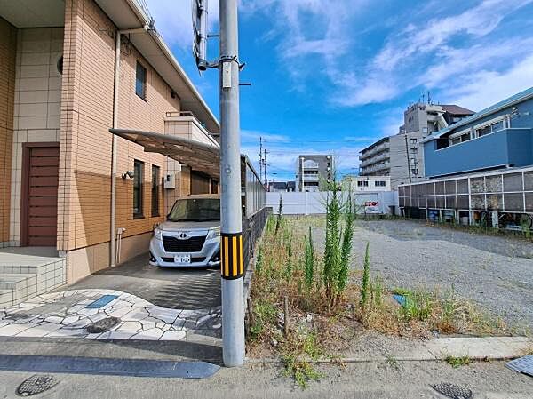 学区の吹上小学校は約328m（徒歩約4分）、西和中学校は約849m（徒歩約10分）