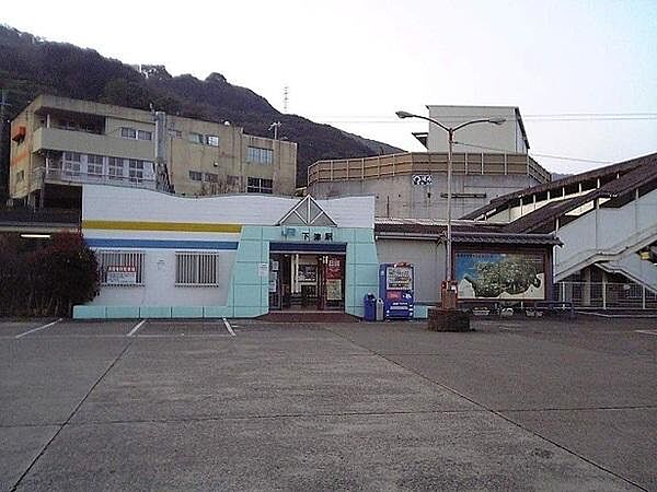 下津駅(JR 紀勢本線)まで965m