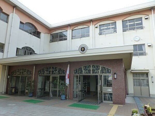和歌山市立今福小学校まで603m