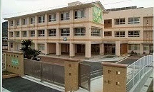 紀の川市立名手小学校まで454m