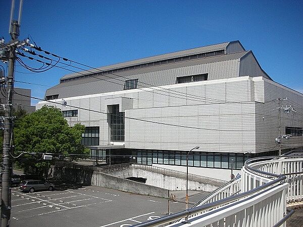 和歌山市民図書館まで958m