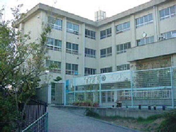 和歌山市立八幡台小学校まで1148m